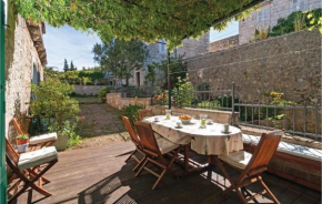 Beautiful Home In Milna With Kitchen